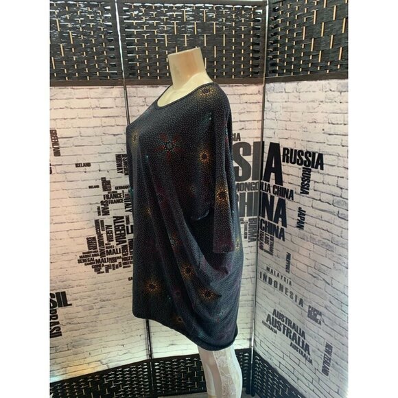 LulaRoe L Black Dot Galazy Print Crew Neck Step-Hem fitted 1/2 Sleeve Top - Picture 5 of 6